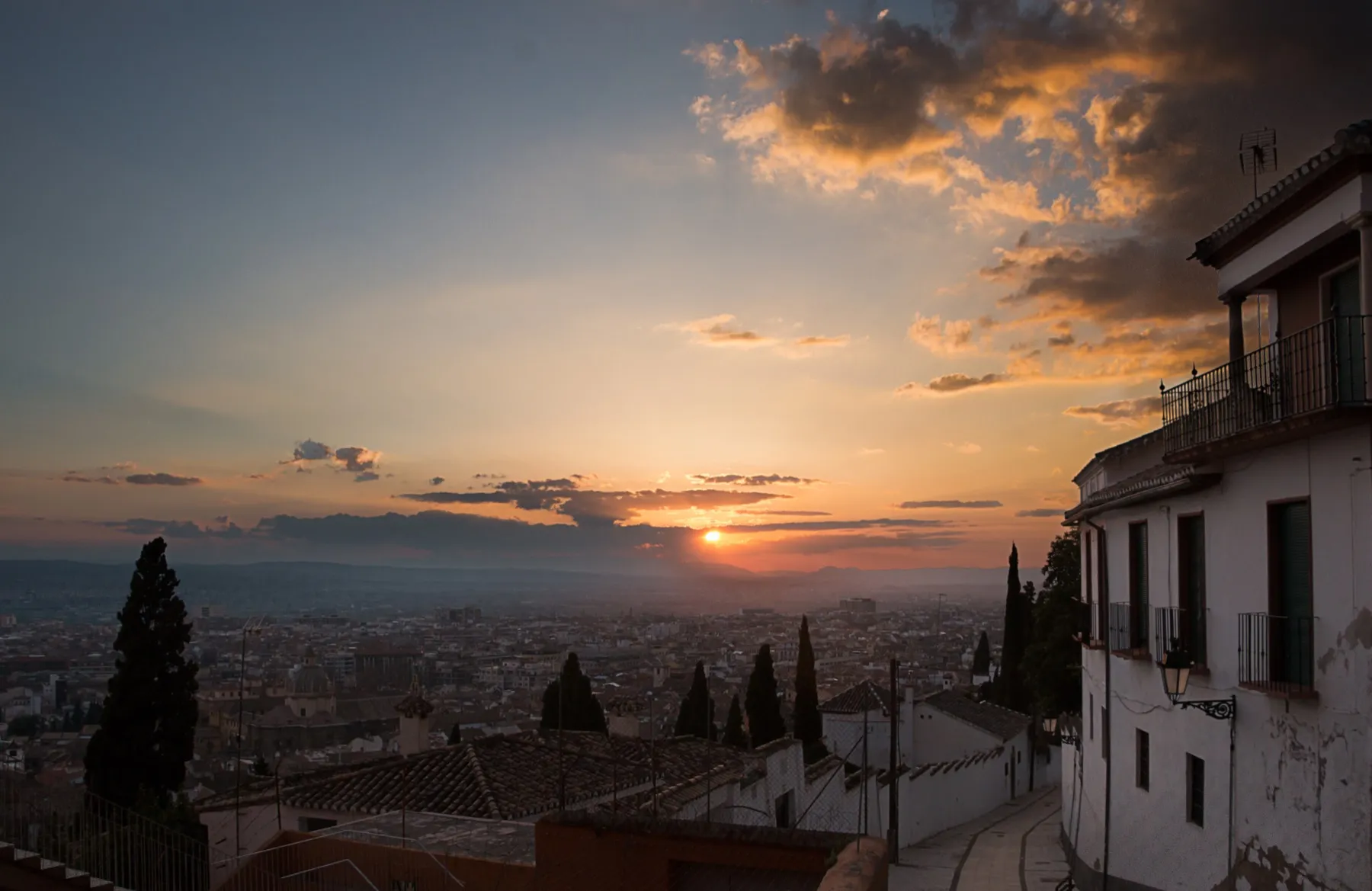 Antes de llegar a Granada: lo que tienes que reservar, saber y preparar